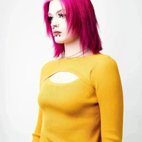 Fall Yellow Ribbed Long Sleeve Smocked Crewneck Sweater - L - Picture 3 of 7